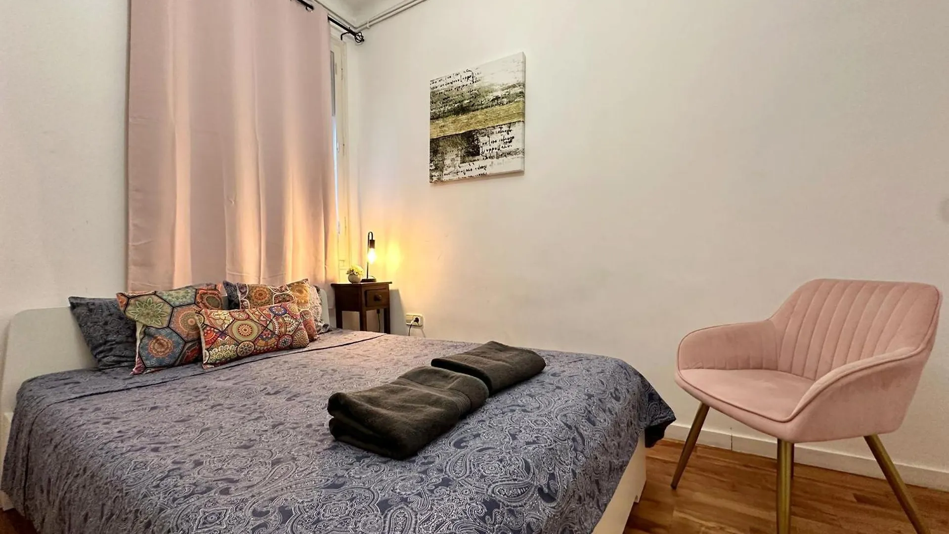 Hostel By Urquinaona Private Rooms Barcelona